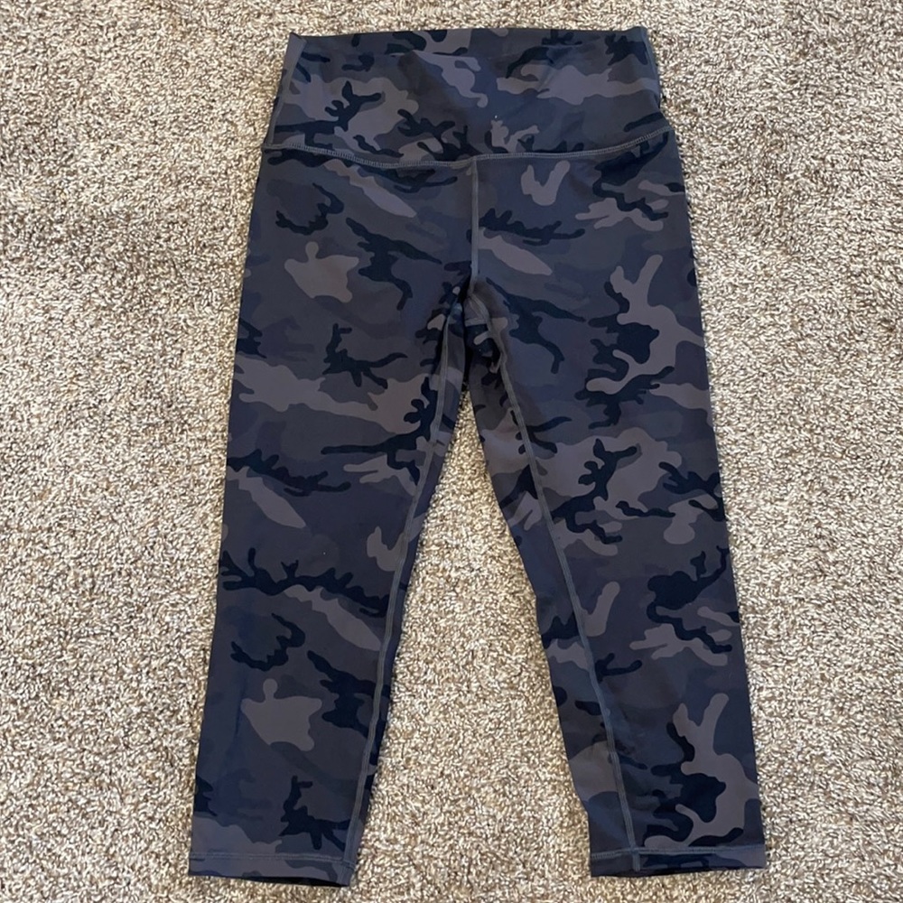 Zyia Forest Camo Luxe Hi-Rise Capri 20"